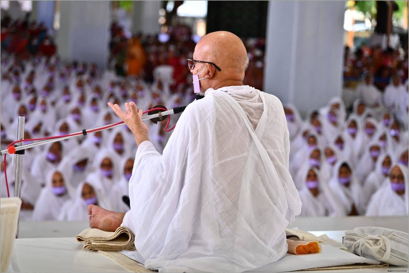विनम्रता ही ज्ञान का द्वार, अहंकार और आलस्य हैं शिक्षा के प्रबल शत्रु  : आचार्यश्री महाश्रमण 