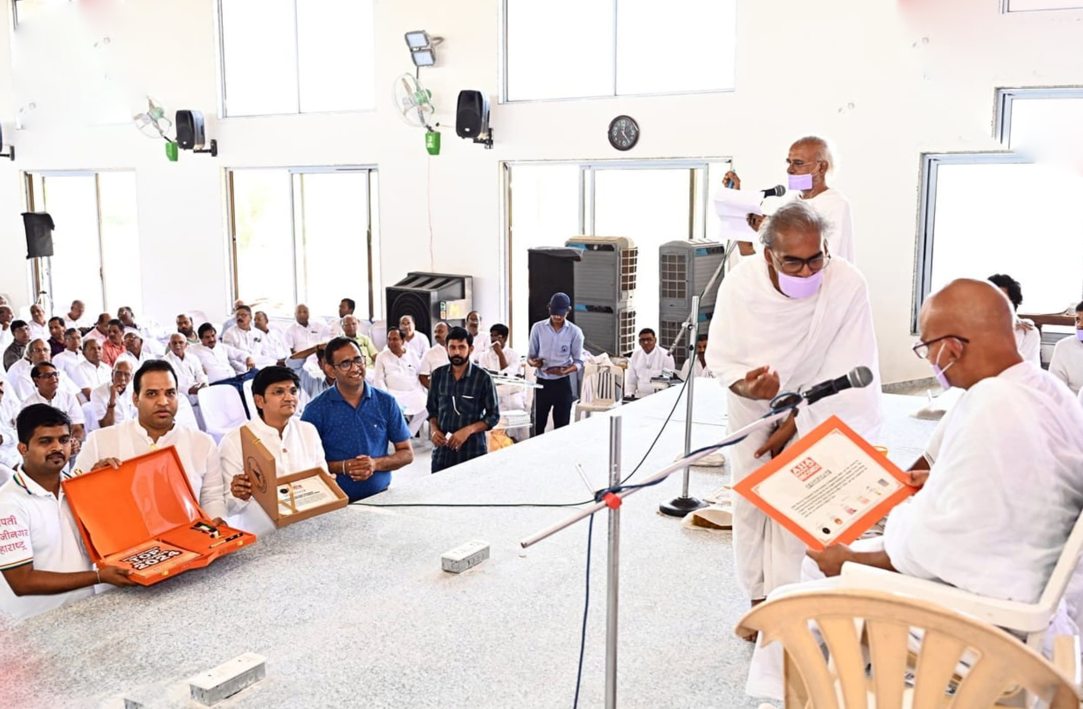 लगातार 40 घंटे के रक्तदान शिविर को इंडिया बुक ऑफ रिकॉर्ड एवं एशिया बुक ऑफ रिकॉर्ड में स्थान