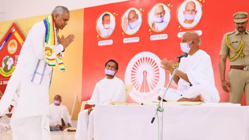 कमल पत्र की तरह निर्लिप्त जीवन जीएँ: महामहिम राज्यपाल आचार्य देवव्रत