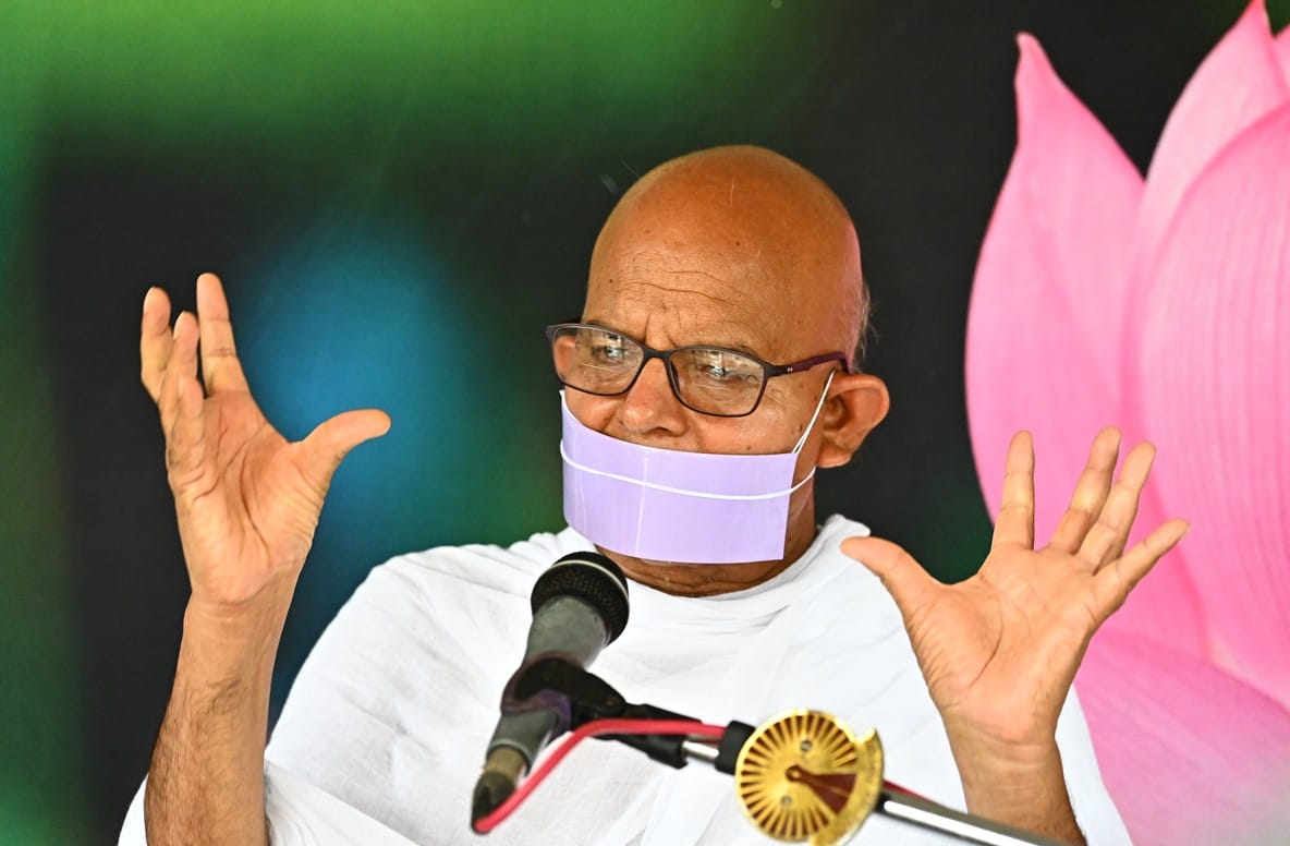 दो-दो महापुरुषों का हाथ मेरे हाथ पर ही नहीं, सिर पर भी था : आचार्यश्री महाश्रमण